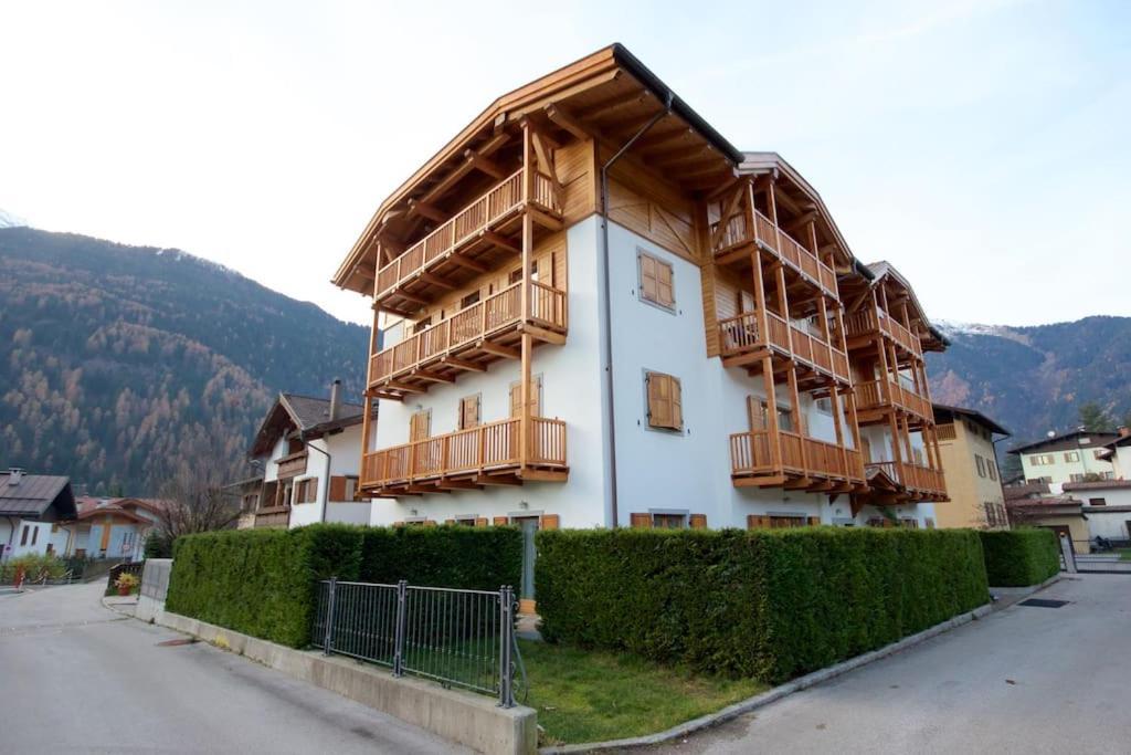 Lovely Apt In Pinzolo Val Rendena 7 Екстериор снимка