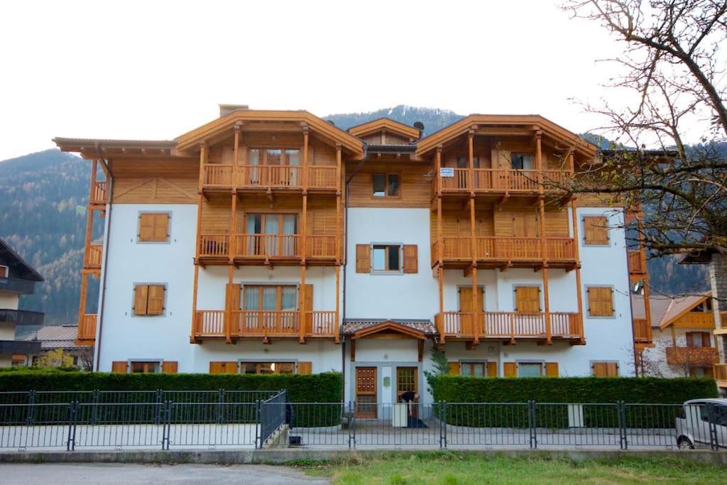 Lovely Apt In Pinzolo Val Rendena 7 Екстериор снимка